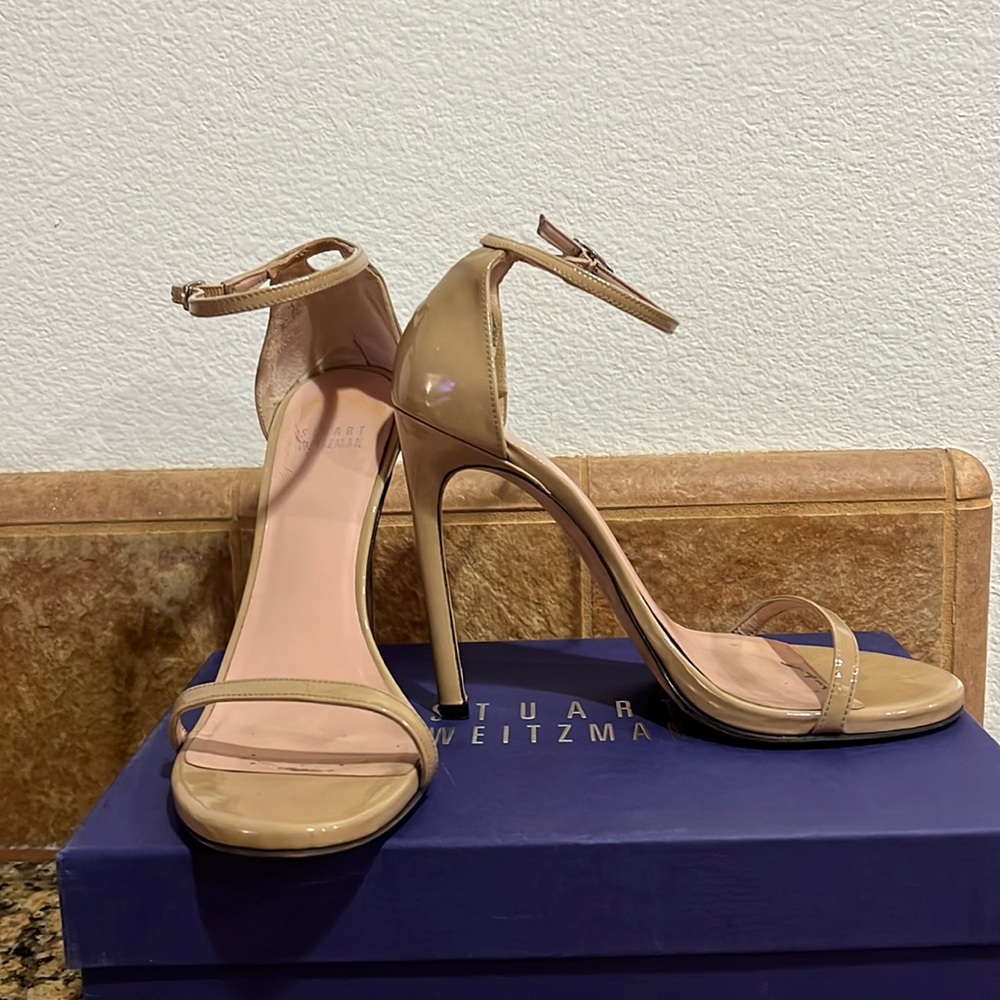 Stuart Weitzman. Nudist sandal heel